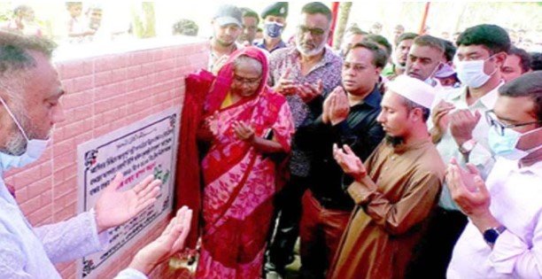 গাইবান্ধায় সেতু নির্মাণ কাজের ভিত্তি স্থাপন করলেন হুইপ মাহবুব আরা